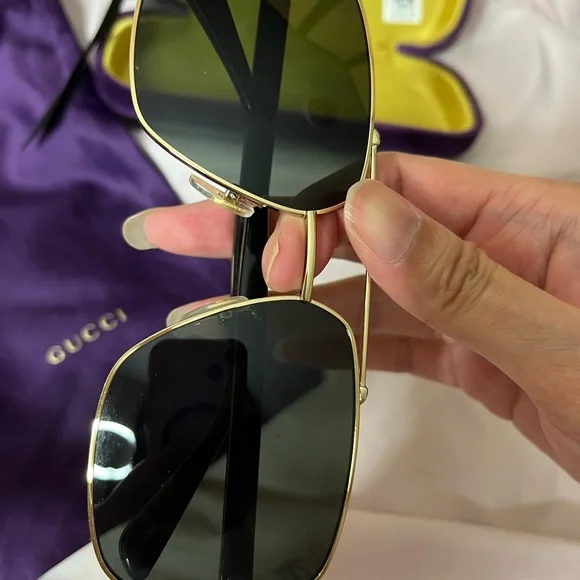 Gucci Men's Sunglasses in Black and Gold - Picture 4 of 5